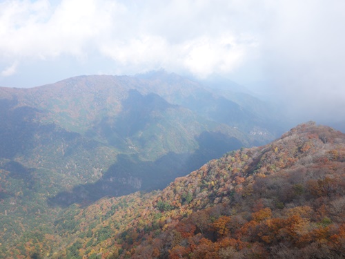 岩場から