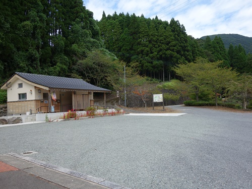 冠嶽神社駐車場